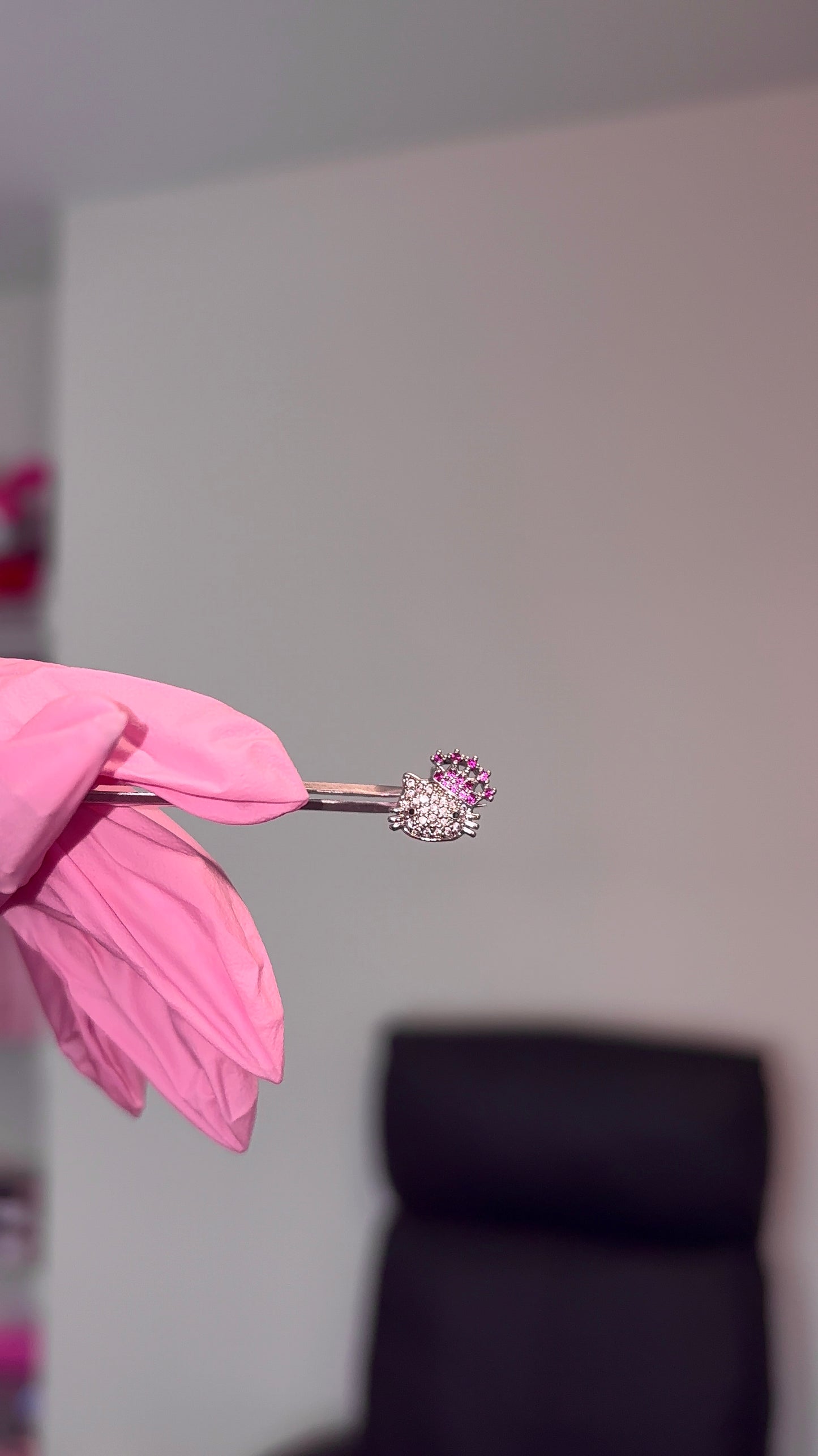 SILVER HK NOSE STUD